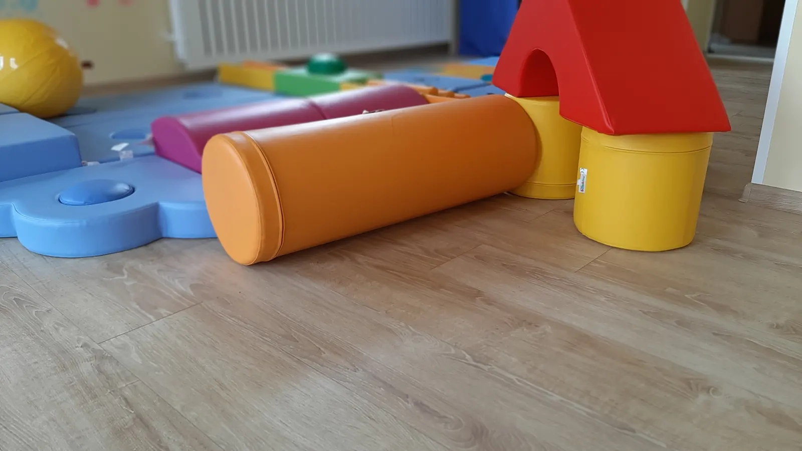 Sala żłobka z zabawkami